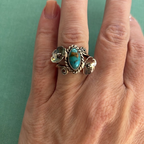 Sterling Silver and Bronzed Turquoise Stone Flower Ring sz 7 - Picture 3 of 10